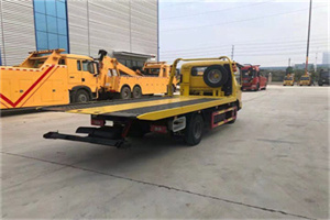 辉县非事故拖车