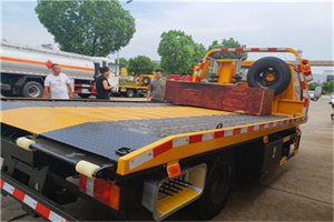 辉县附近拖车电话号码服务